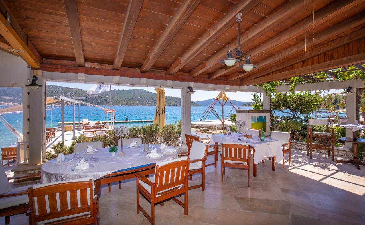Sweet Village Hotel By The Sea Slano Exterior foto